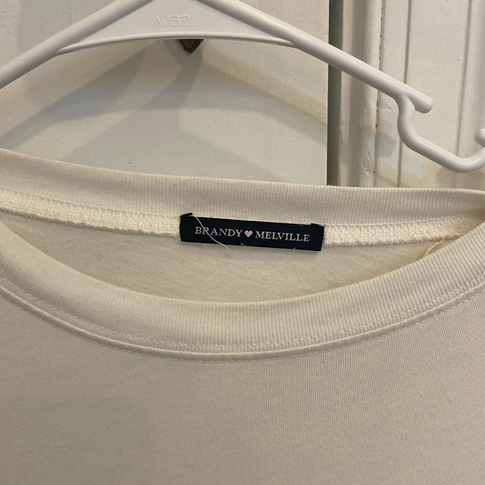 Brandy Melville Sweater - Picture 2 of 2